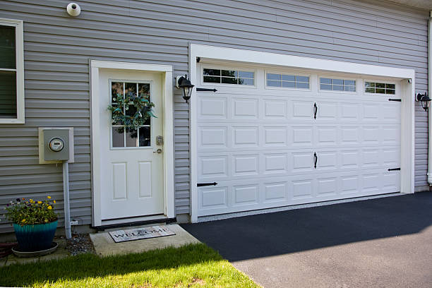 24/7 Emergency Garage Door Panel Replacement experts in Herndon, VA